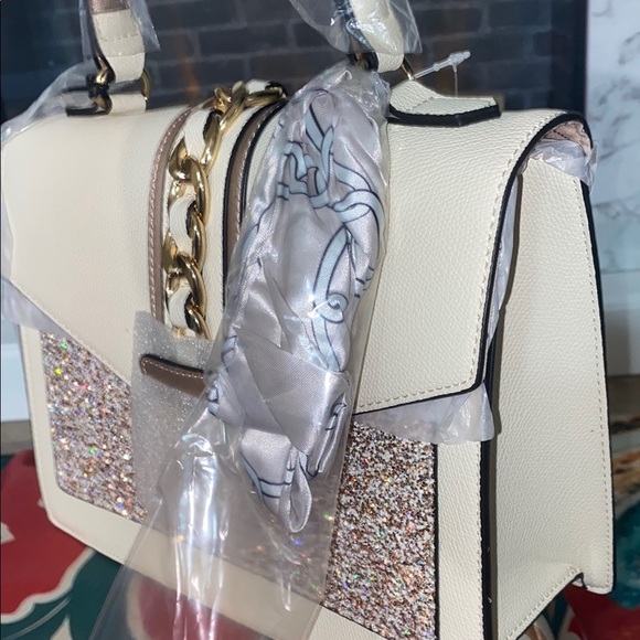 Aldo Cream and Gold Glitter Handbag/Crossbody - Picture 4 of 11